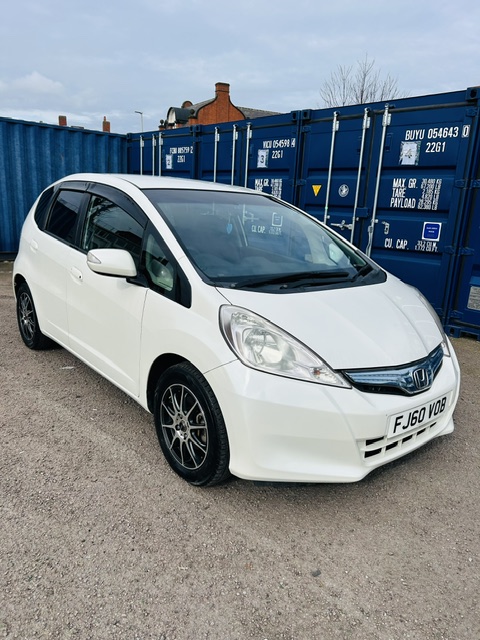 2010 Honda Jazz/Fit 1.330 Liter Petrol/Hybrid Automatic – 5 Doors – White